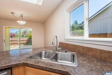 Beautiful one owner home in Sun Meadows located just east of - photo 12