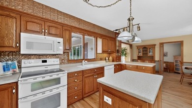 Welcome to this custom-built, lovingly maintained, exceptional - photo 14