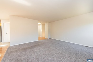 Beautiful one owner home in Sun Meadows located just east of - photo 19