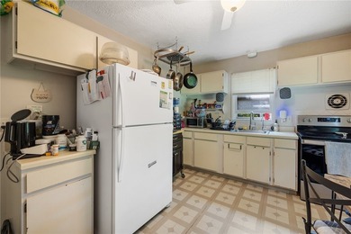 Great opportunity for an owner-occupant or investor! This - photo 25