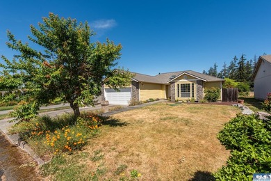 Beautiful one owner home in Sun Meadows located just east of - photo 33