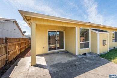 Beautiful one owner home in Sun Meadows located just east of - photo 35