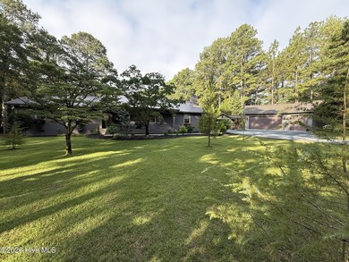 Imagine living in a sought-after lake and golf community with - photo 41