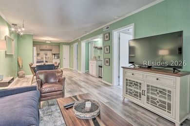 Excellent opportunity to own a beautifully updated villa in the - photo 8