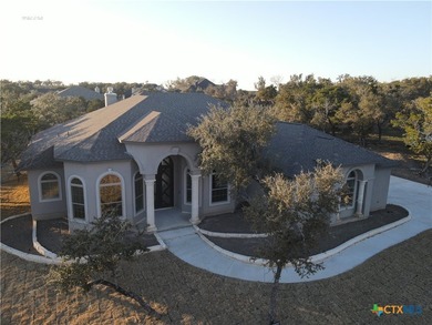 New stunning residence available. Enjoy the luxury of this - photo 2