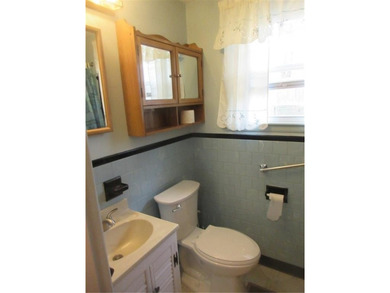 Warwick- * Buttonwoods * - 6 room ranch, 3 bedrooms, living room - photo 9