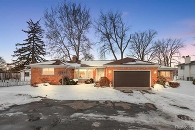 Clinton River Home For Sale in Harrison Township Michigan