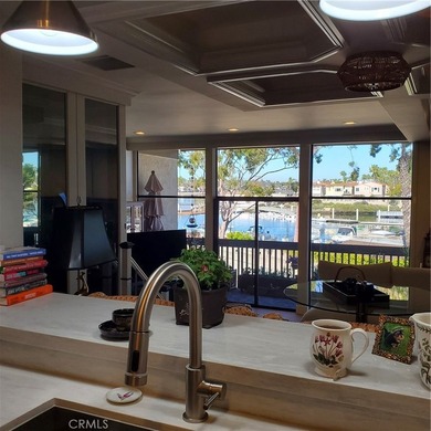 Experience spectacular Marina and Marine Stadium views from this - photo 12