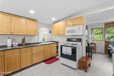 Looking for an affordable seasonal getaway on beautiful - photo 18