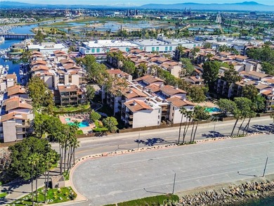 Experience spectacular Marina and Marine Stadium views from this - photo 44