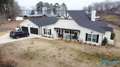 Weiss Lake Home For Sale in Centre Alabama