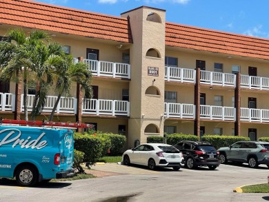 Lake Condo For Sale in Sunrise, Florida
