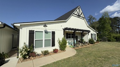 Contemporary lakefront stunner offers the space you've been - photo 2