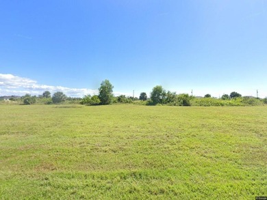 Nestled in a peaceful and steadily growing community, this - photo 1