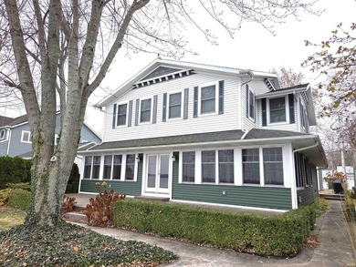 Lake Wawasee Home For Sale in Syracuse Indiana