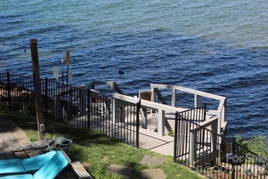 Welcome to your private lakeside oasis in the gated community of - photo 14