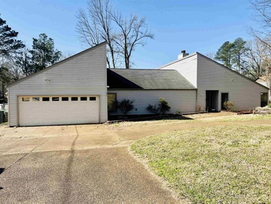 Lake Home For Sale in Memphis, Tennessee