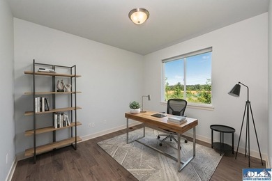 Enjoy easy living in this beautifully appointed 3 bedroom, 2 - photo 24