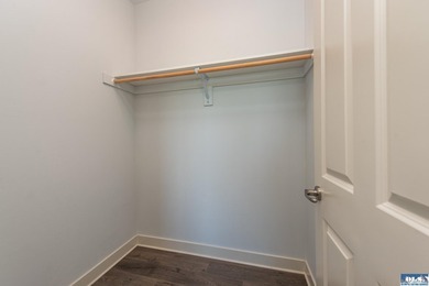 Enjoy easy living in this beautifully appointed 3 bedroom, 2 - photo 26
