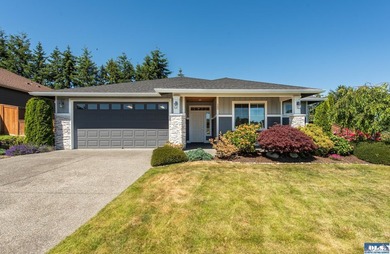 Enjoy easy living in this beautifully appointed 3 bedroom, 2 - photo 39