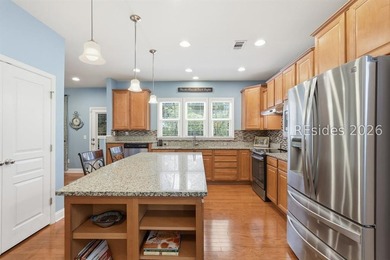 Experience easy Lowcountry living in this beautifully maintained - photo 2