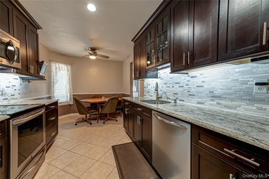 Bring your key & move right into this 3-bedroom, 2.5 bath - photo 5