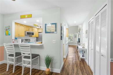Welcome to this beautifully updated 3-bedroom, 2-bath end-unit - photo 6
