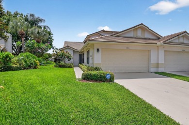 Lake Townhome/Townhouse For Sale in Boynton Beach, Florida