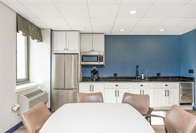Spacious two bedroom, two full bath (primary bedroom with - photo 21