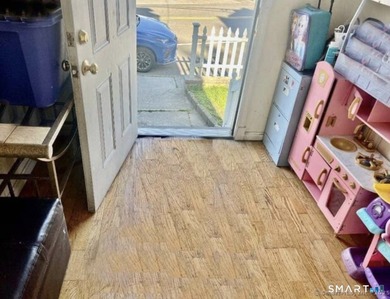 Rental Income $3,600 + $2,600. Cap Rate 7%+. Spacious Stamford 2 - photo 24
