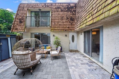 Enjoy the best of Davie living in this beautiful two-story - photo 24