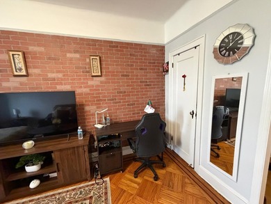 Well maintained and spacious one bedroom condo located on the - photo 4