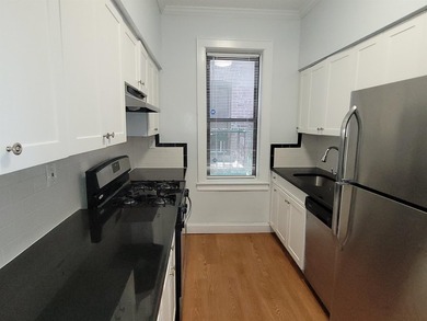 Well maintained and spacious one bedroom condo located on the - photo 5