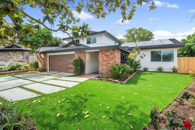 Fully renovated showpiece tucked away on a quiet cul-de-sac in - photo 1