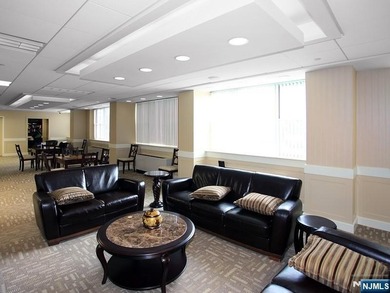 Bright, west facing 2 BR, 2 Bath coop in the heart of Fort Lee - photo 8