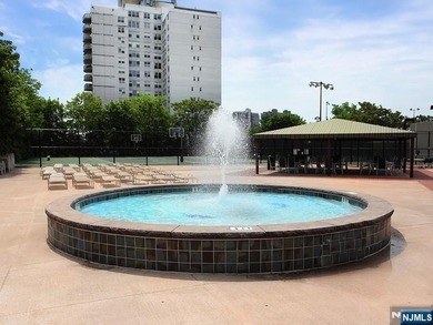 Bright, west facing 2 BR, 2 Bath coop in the heart of Fort Lee - photo 10