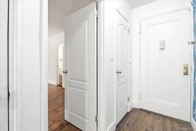 Spacious Living Meets Everyday Convenience at The New Yorker! - photo 4