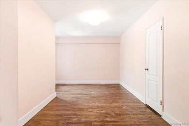 Spacious Living Meets Everyday Convenience at The New Yorker! - photo 5
