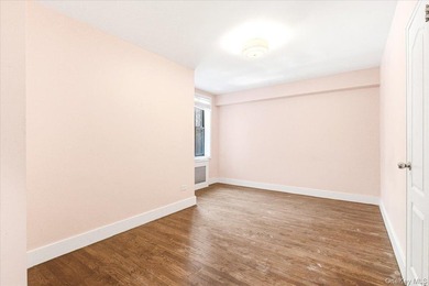 Spacious Living Meets Everyday Convenience at The New Yorker! - photo 7