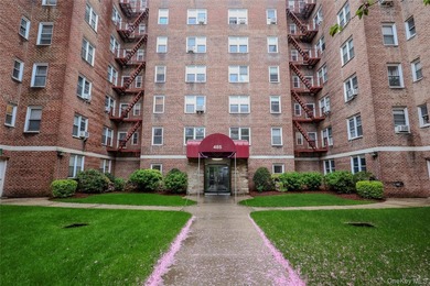 Tastefully designed, well-maintained, and impeccably clean, this - photo 16
