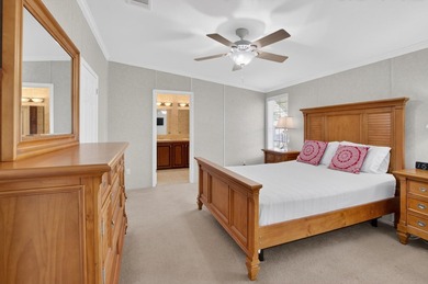 Beautifully maintained 2012 manufactured home offering over 1 - photo 17