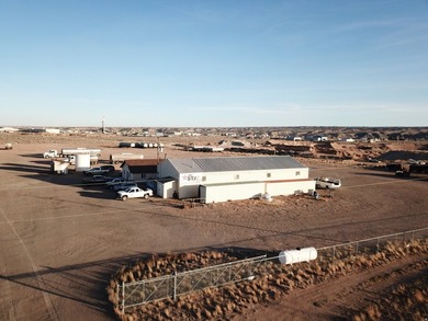 Prime 9-acre fully fenced commercial property! Office building - photo 23