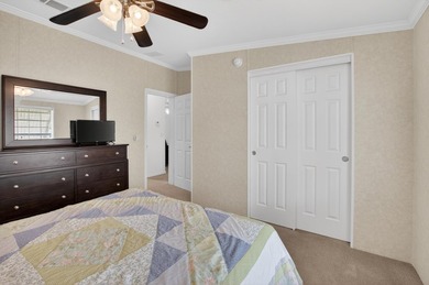 Beautifully maintained 2012 manufactured home offering over 1 - photo 24