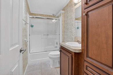 Beautifully maintained 2012 manufactured home offering over 1 - photo 25