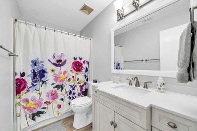 Welcome to highly sought-after Bluewater Bay, where charm - photo 27