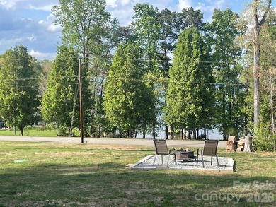 WOW-Lake Norman water views from this fabulous ranch home with a - photo 28