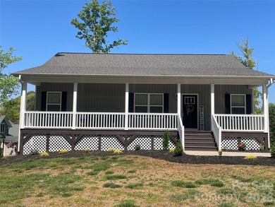 WOW-Lake Norman water views from this fabulous ranch home with a - photo 33