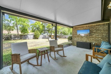 Welcome to highly sought-after Bluewater Bay, where charm - photo 33