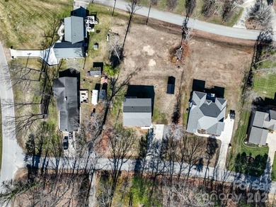WOW-Lake Norman water views from this fabulous ranch home with a - photo 34
