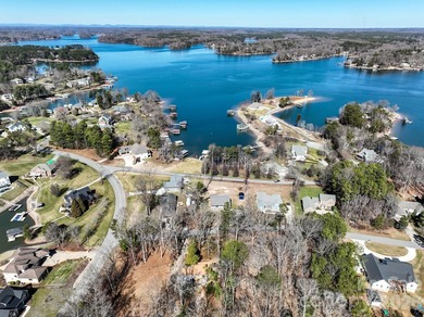 WOW-Lake Norman water views from this fabulous ranch home with a - photo 35